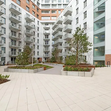 Rentplanet - Zurawie Apartment