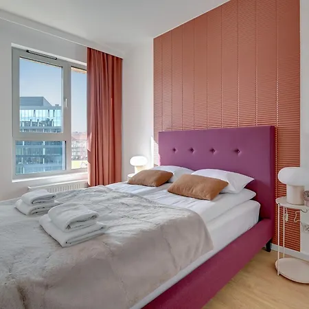 Rentplanet - Zurawie Apartment